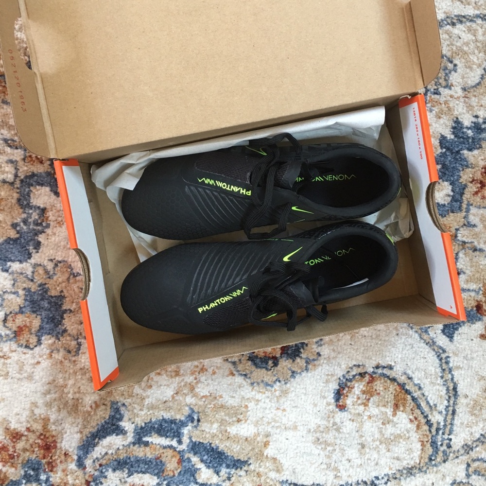 Nike Phantom Venom Pro FG Cleats